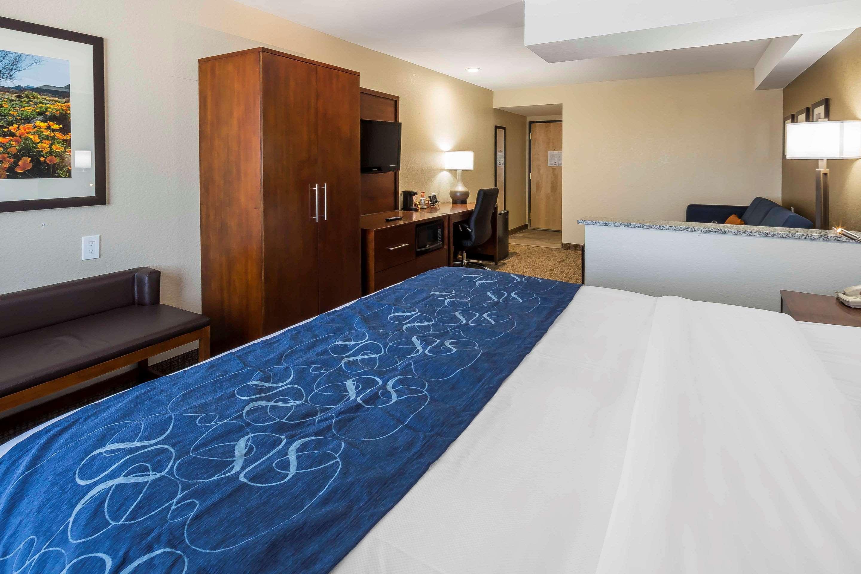 Comfort Suites El Paso Airport Esterno foto